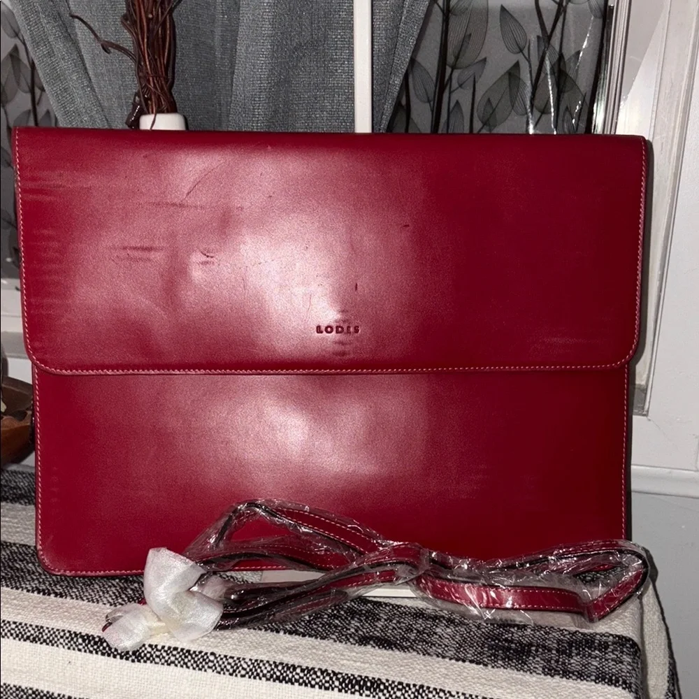 Lodis Crimson Leather Laptop Case